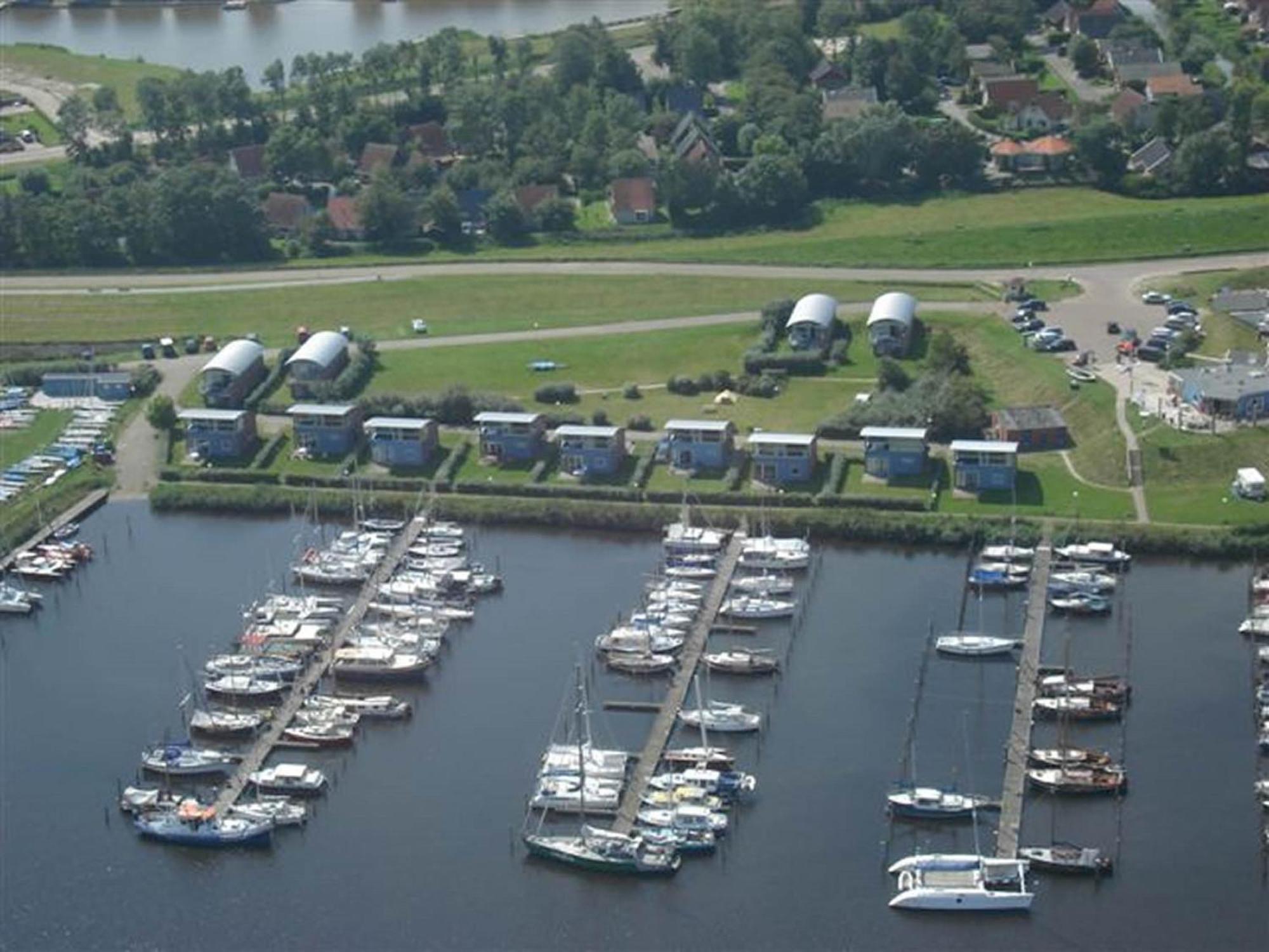 8 Pers House 'Capitein Theis' With Seaside In Front Of The Lauwersmeer أنيوم المظهر الخارجي الصورة
